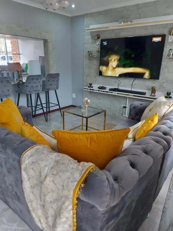 Homes of Ace Airbnb - фото 12