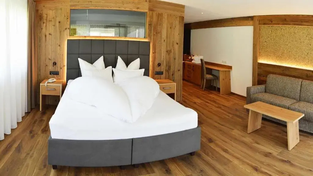 Suite with balcony