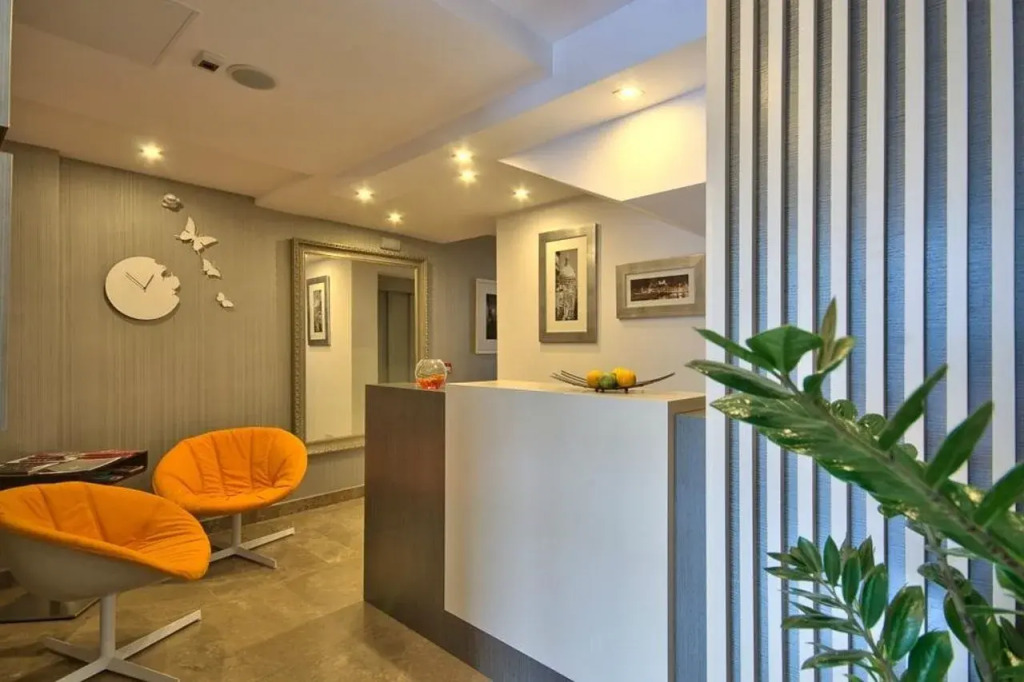 Jules Suites by null