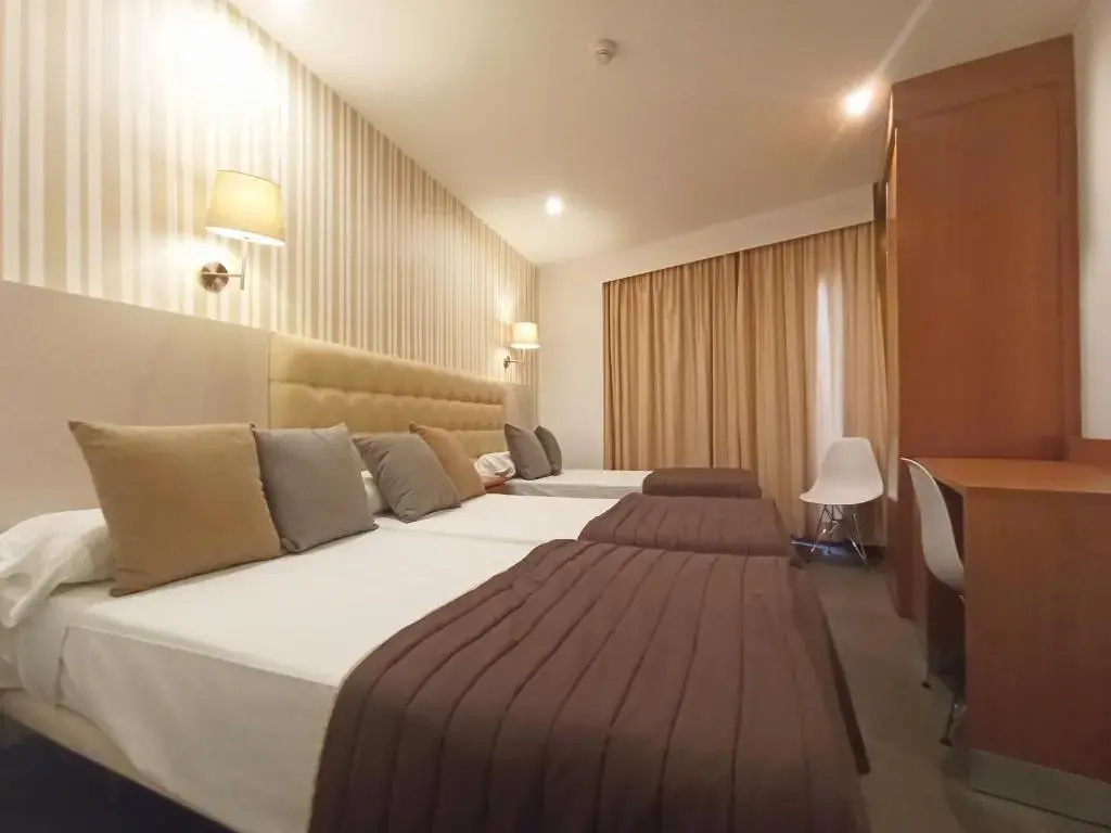 Triple room