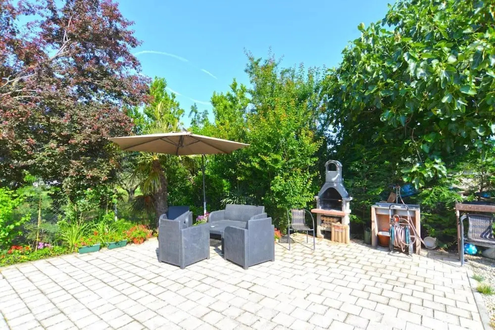 Lovely Flat Just Steps From the Beach