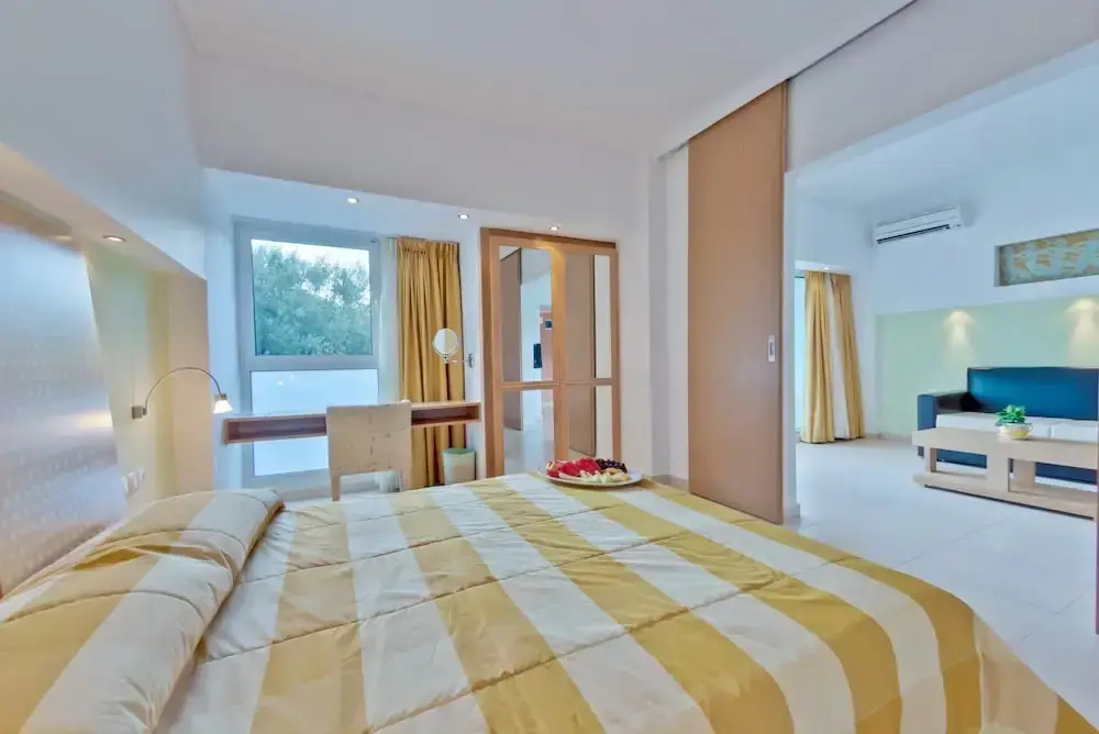 2 Bedrooms Junior Suite with mountain view