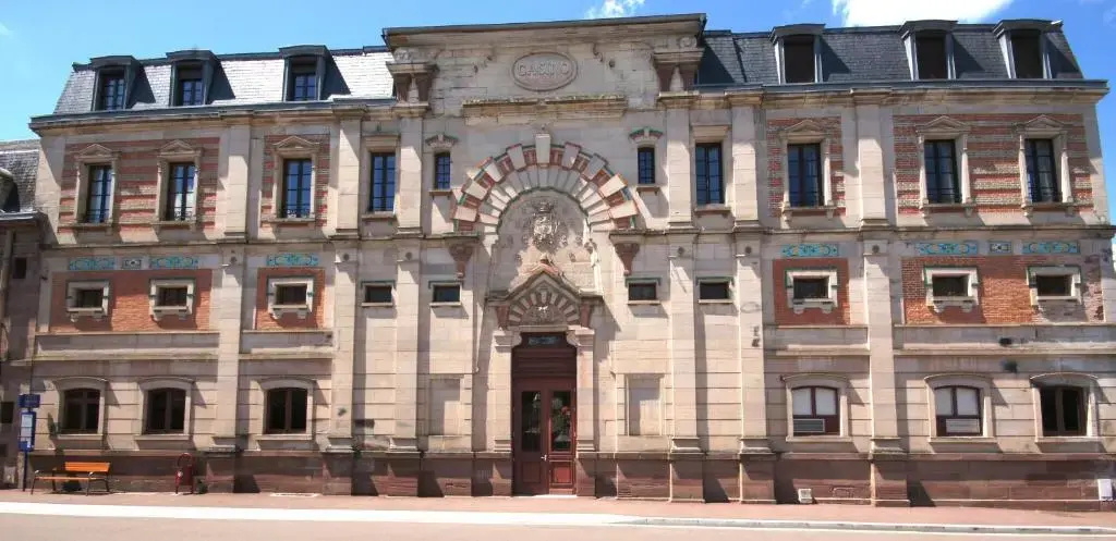 F2 Aux pieds des Thermes 3 étoiles