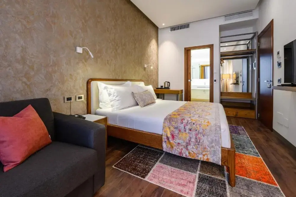 Deluxe Triple room with balcony