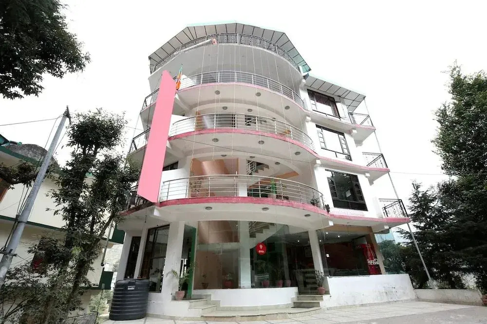 OYO 10399 Hotel Rosewood INN