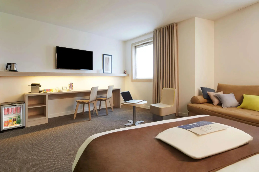 Double Suite (full double bed)