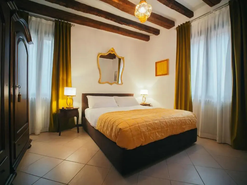 2 Bedrooms Apartment with canal view