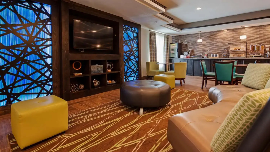 Best Western Plus Liberal Hotel & Suites - фото 2