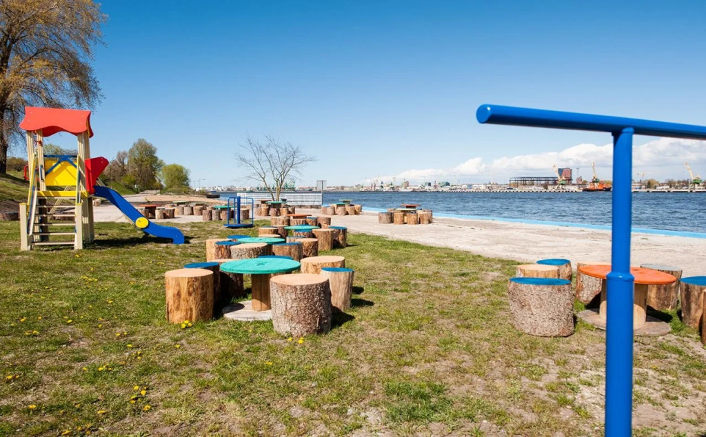 Beach & Waterfront