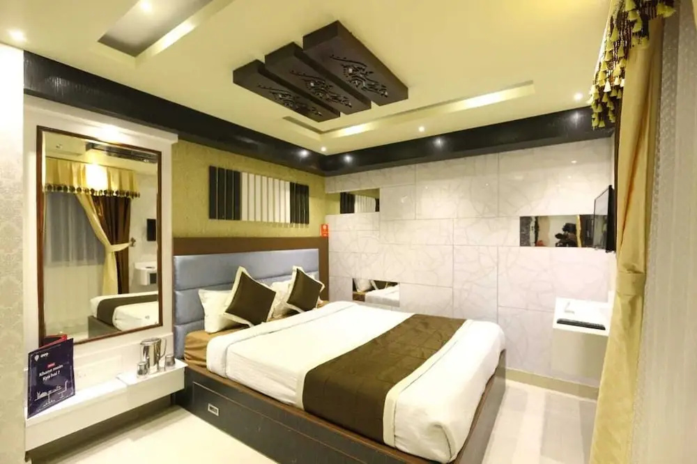 Deluxe Double room (full double bed)