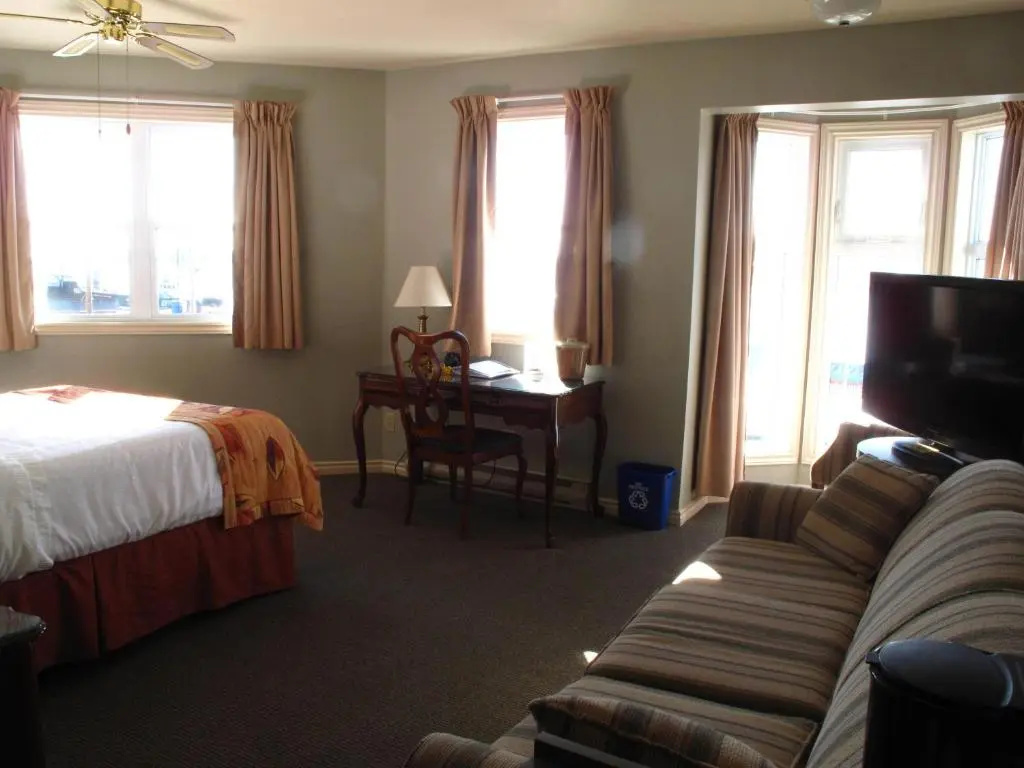 Standard Double room with ocean view (full double bed)