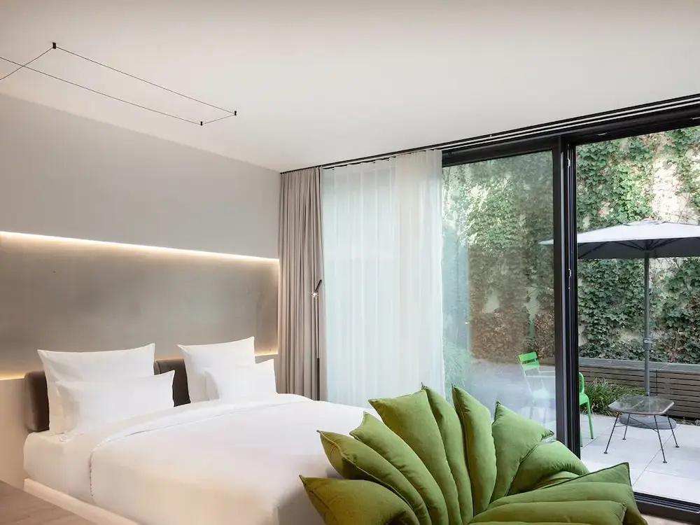 Deluxe Double room with balcony (full double bed)
