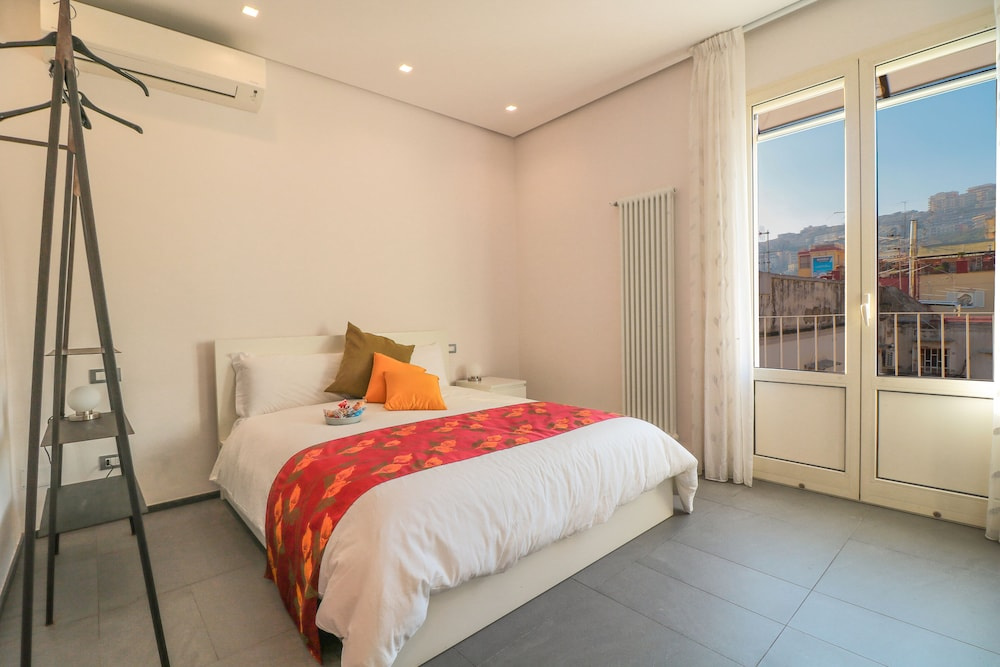 Deluxe Triple room with land view