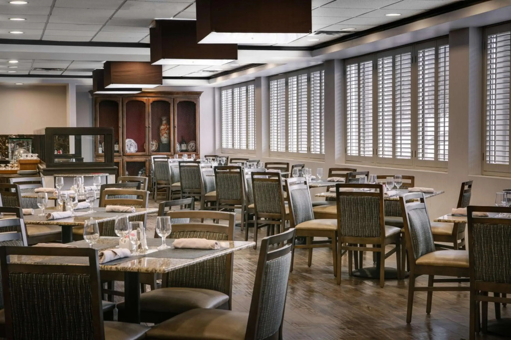DoubleTree by Hilton Dallas - Market Center - фото 29