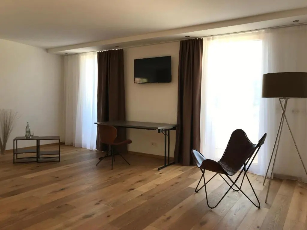Deluxe Double room with balcony (full double bed)