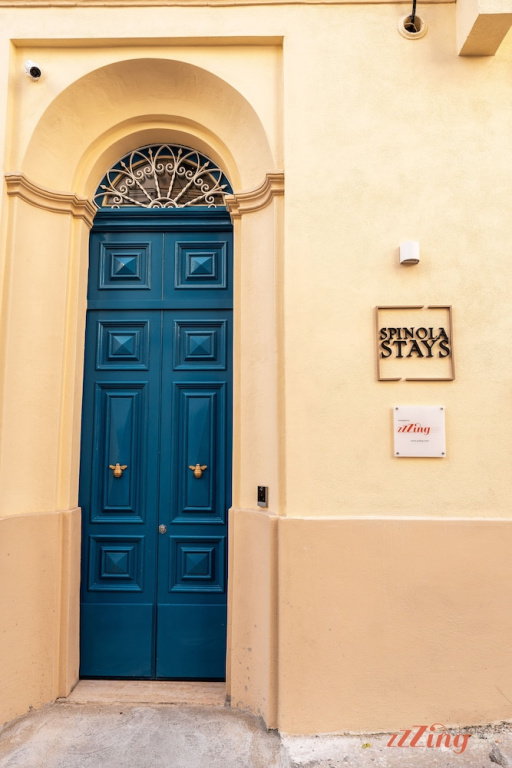 Spinola Stays