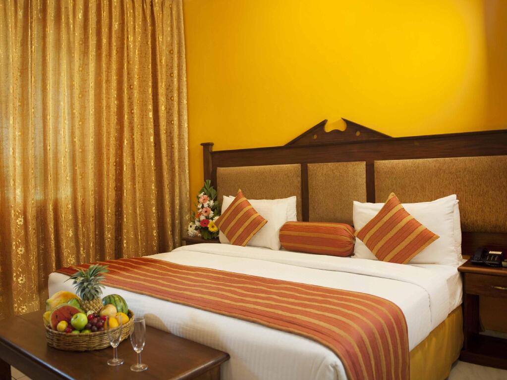 Full Moon Garden Hotel