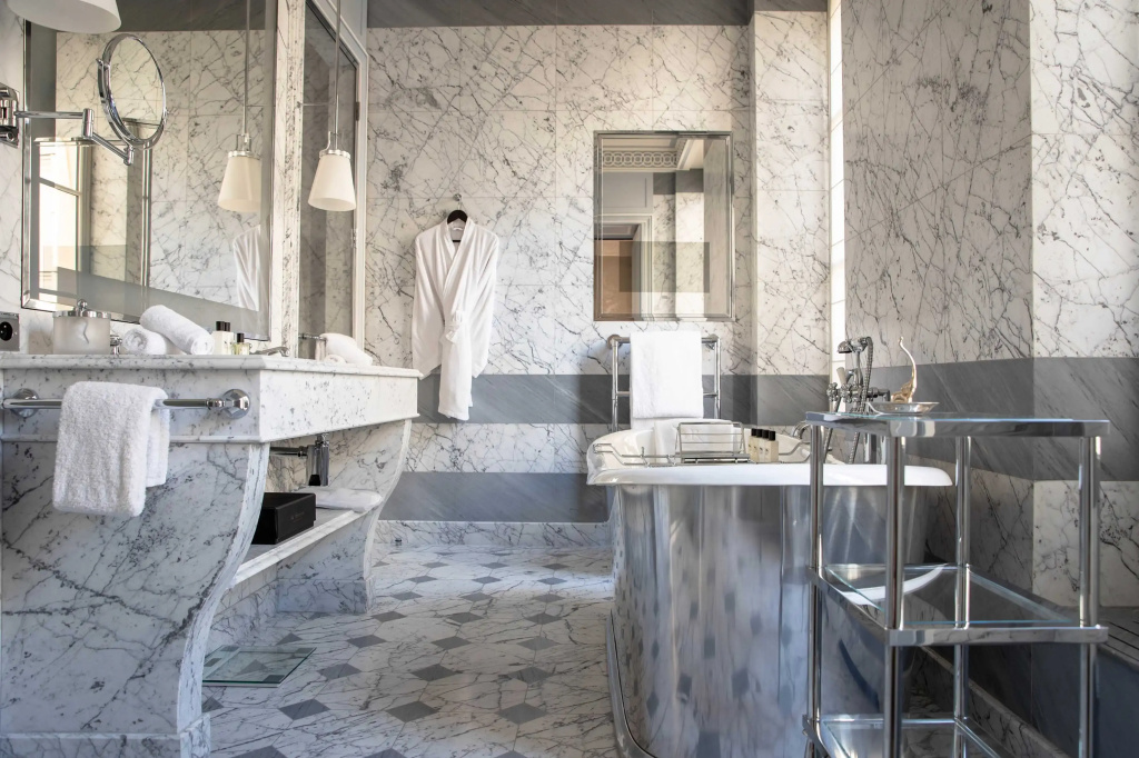 La Reserve Paris Hotel and Spa 45