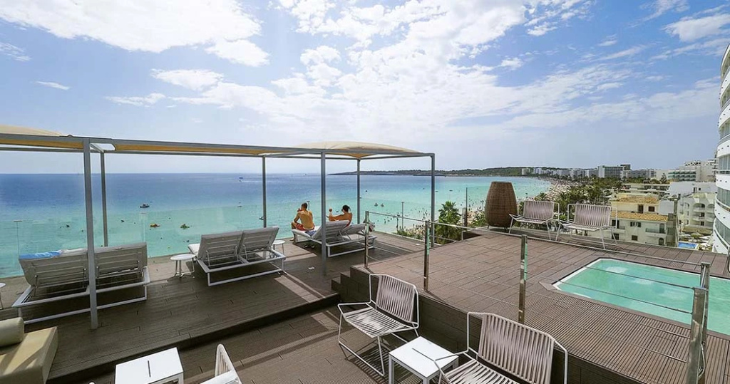 Beach & Waterfront