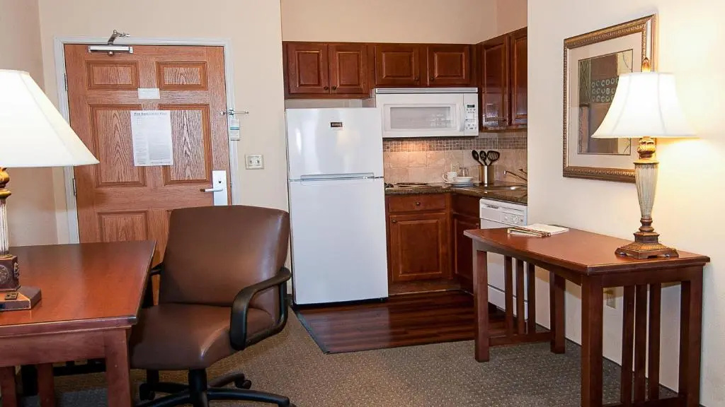 Staybridge Suites Wichita by IHG - Chambres