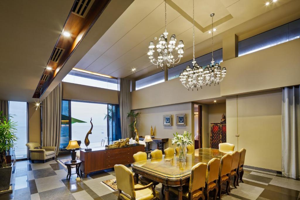 Вилла с бассейном Royal с 2 комнатами в Impiana Private Villas Kata Noi