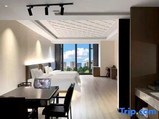 Premier room