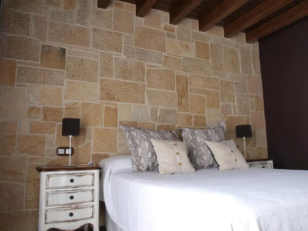 Standard Double room with balcony (full double bed)