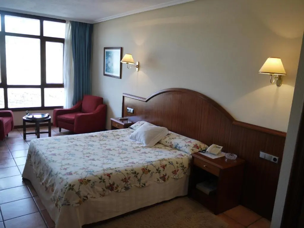 Standard Double room with sea view (full double bed)