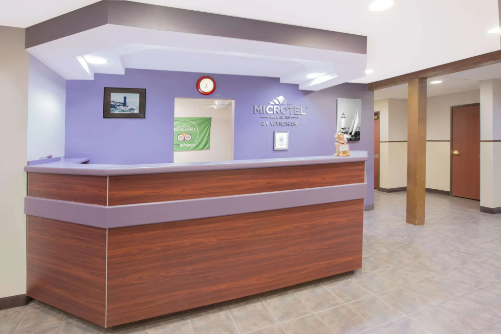 Lobby & Reception
