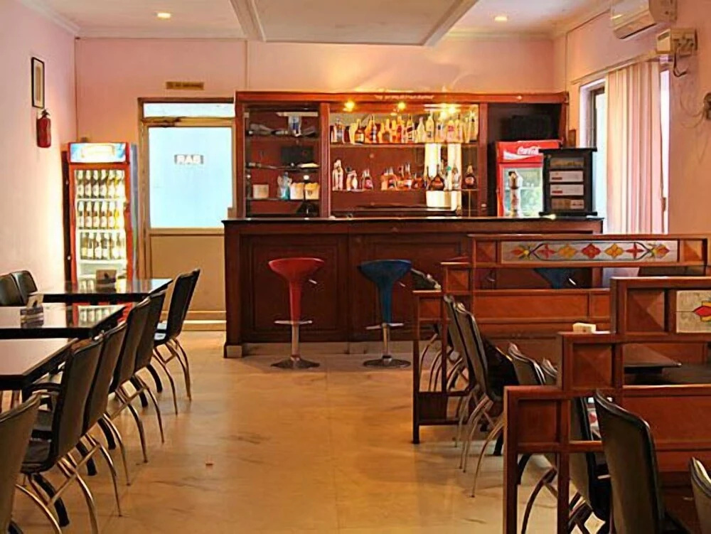 Food & Beverage