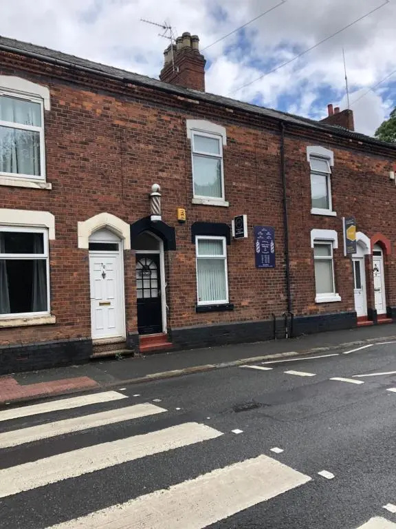 3 bed stylish house Whole house