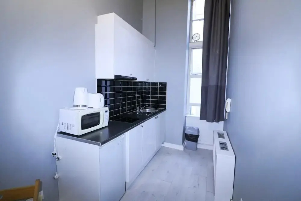 HFS Studio Next To Hydepark L18
