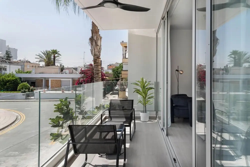 Phaedrus Living: Travertine Residences 102