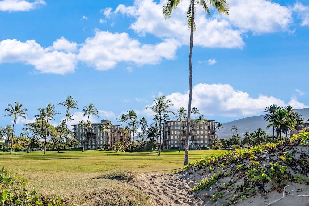 Kauhale Makai 510 1 Bedroom Condo by RedAwning