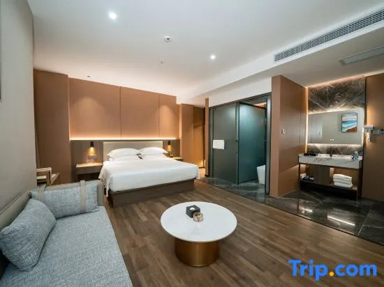 Deluxe Double room with balcony (full double bed)