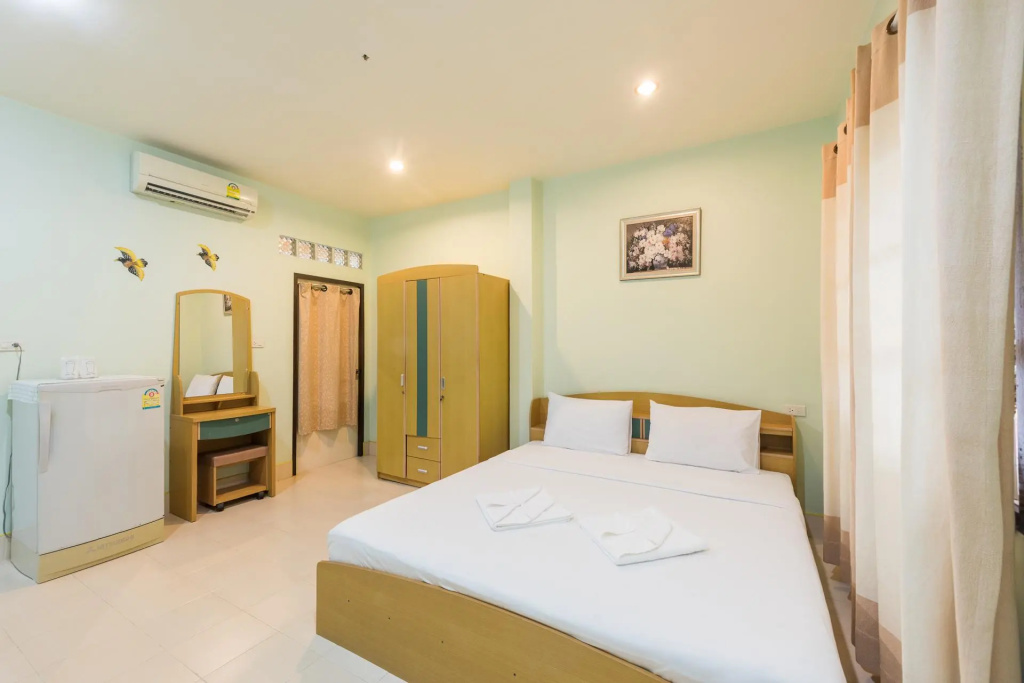 Standard Double room (full double bed)
