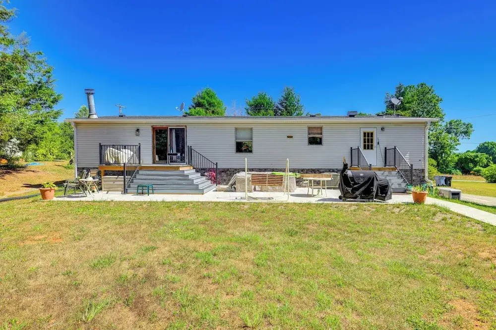 Charming Virginia Getaway Near Hiking & Golfing!