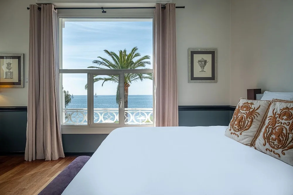 Prestige Suite with balcony and with sea view