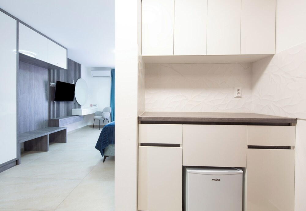 Deluxe Triple room with balcony and with city view