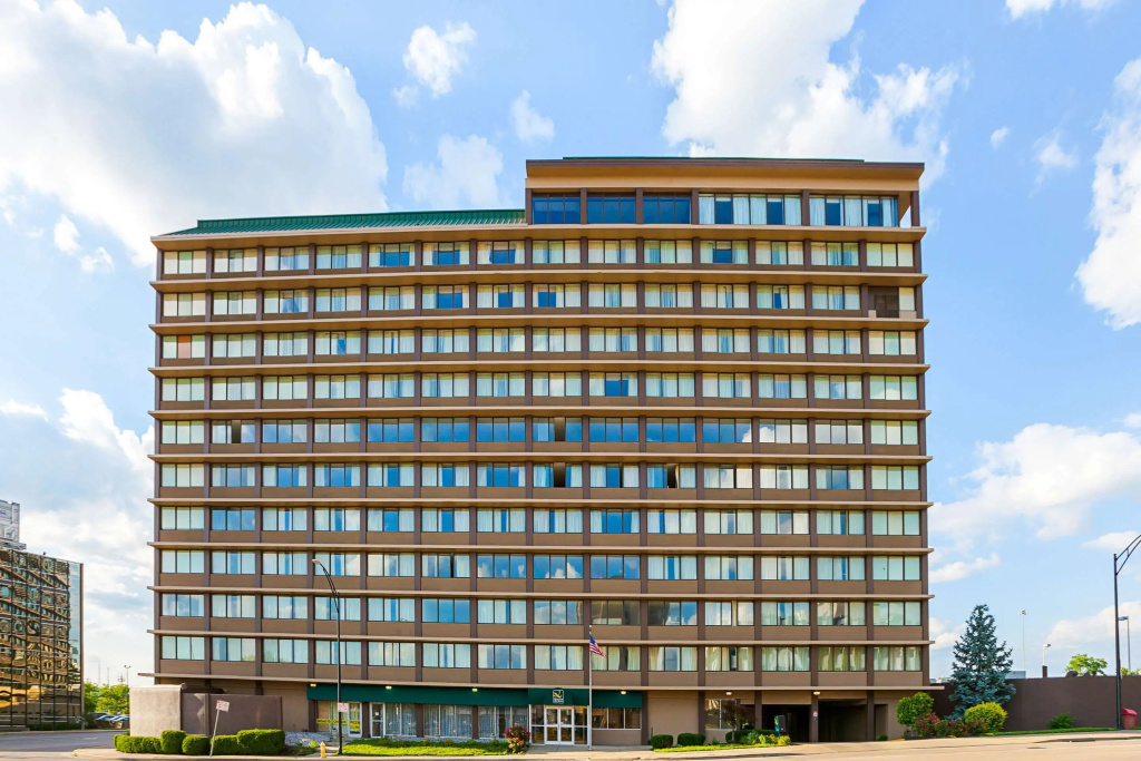Quality Inn & Suites Cincinnati Downtown Area