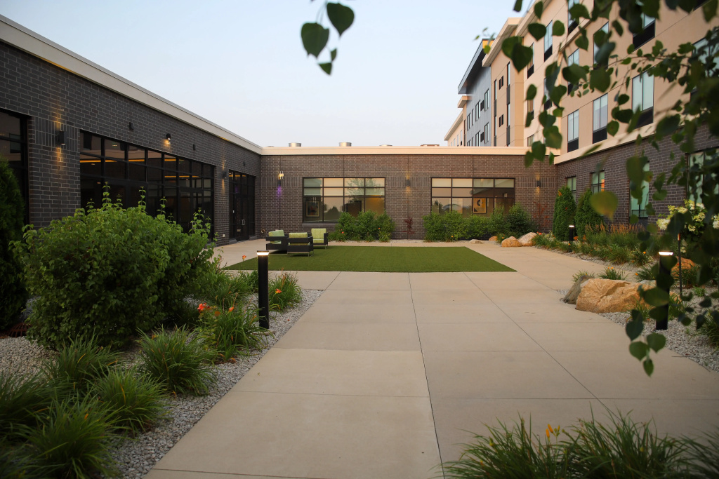 Holiday Inn & Suites Cedar Falls - Waterloo Event Ctr by IHG