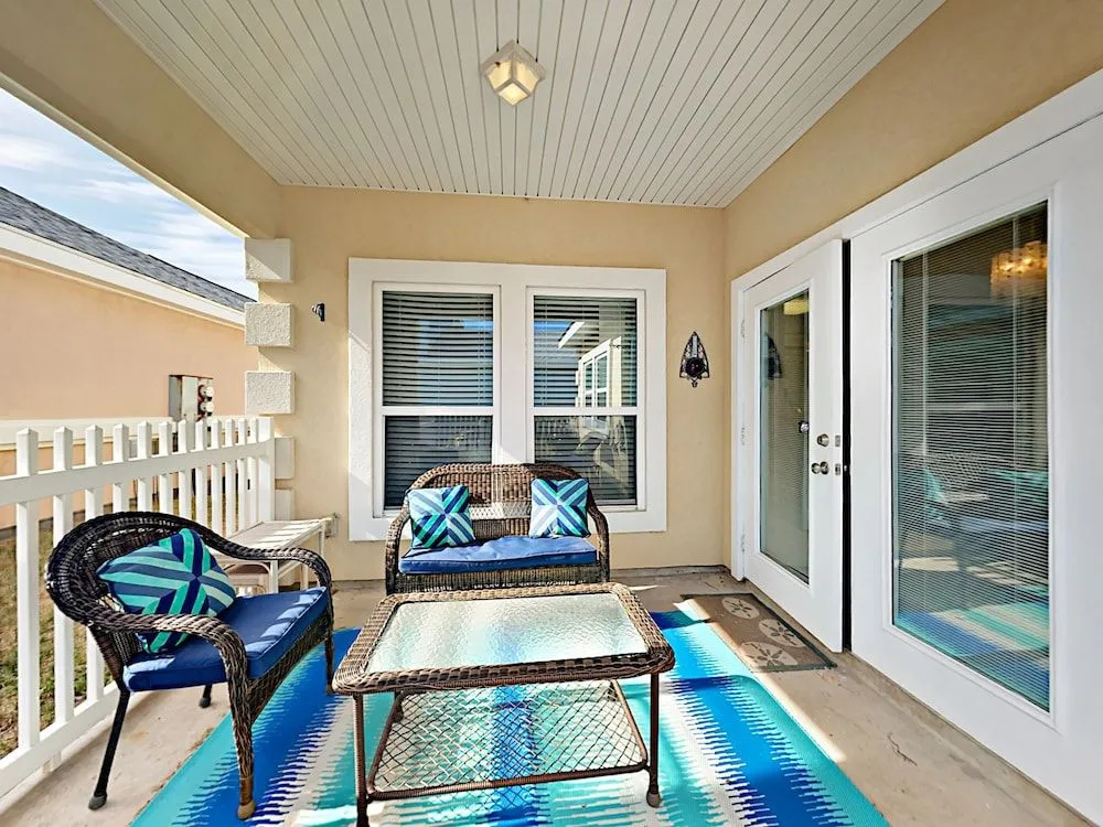 Port Aransas Condo by RedAwning