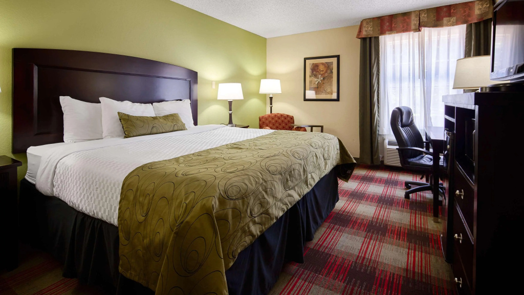 Отель Clarion Pointe Addison - Dallas North в Аддисоне