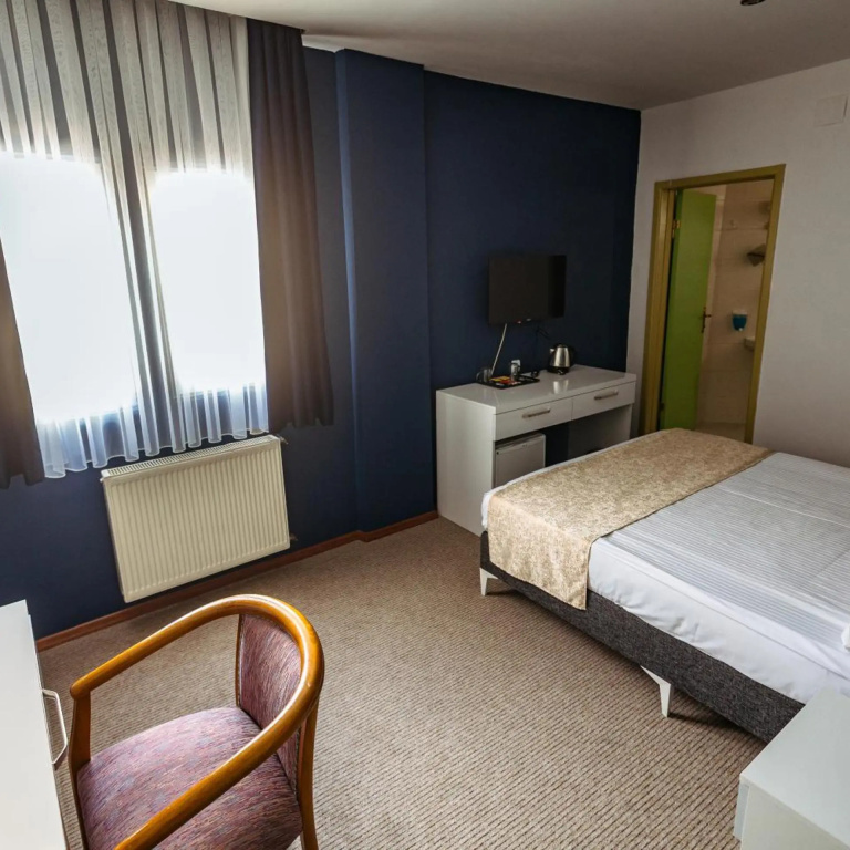 Floria Hotel — 4