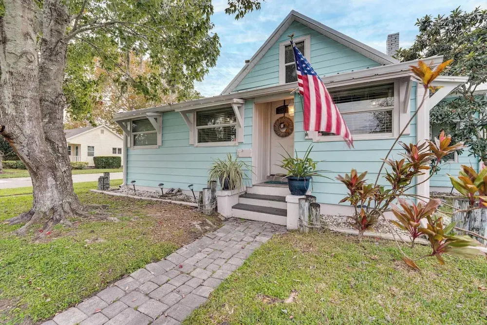 Family Home w/ Private Pool: 24 Mi to Disney!