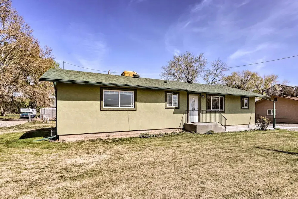 Picturesque Palisade Home: Mt Garfield Views!