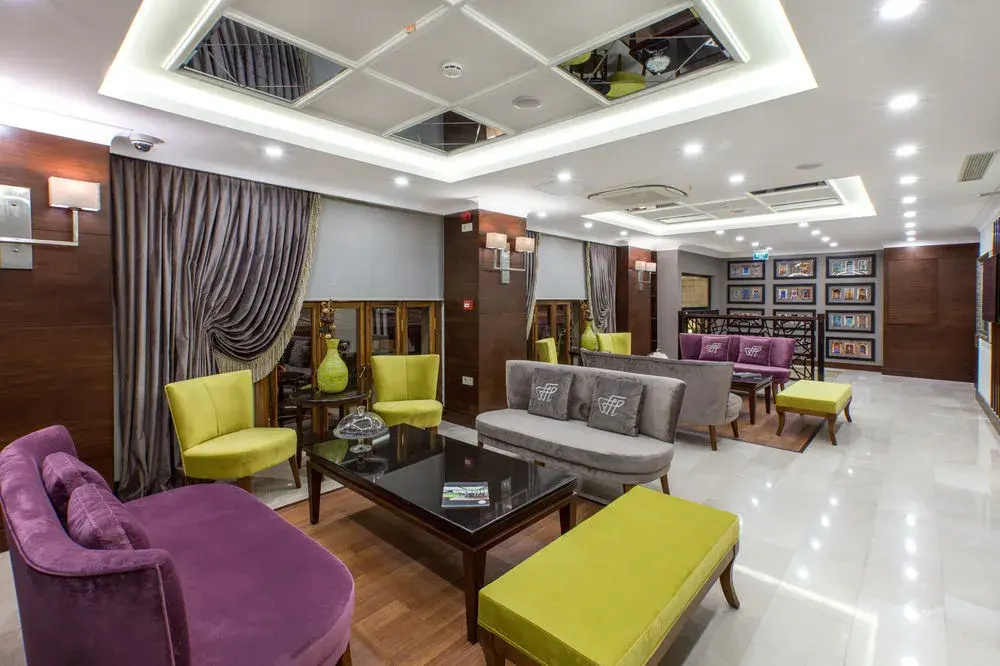 Lobby & Reception