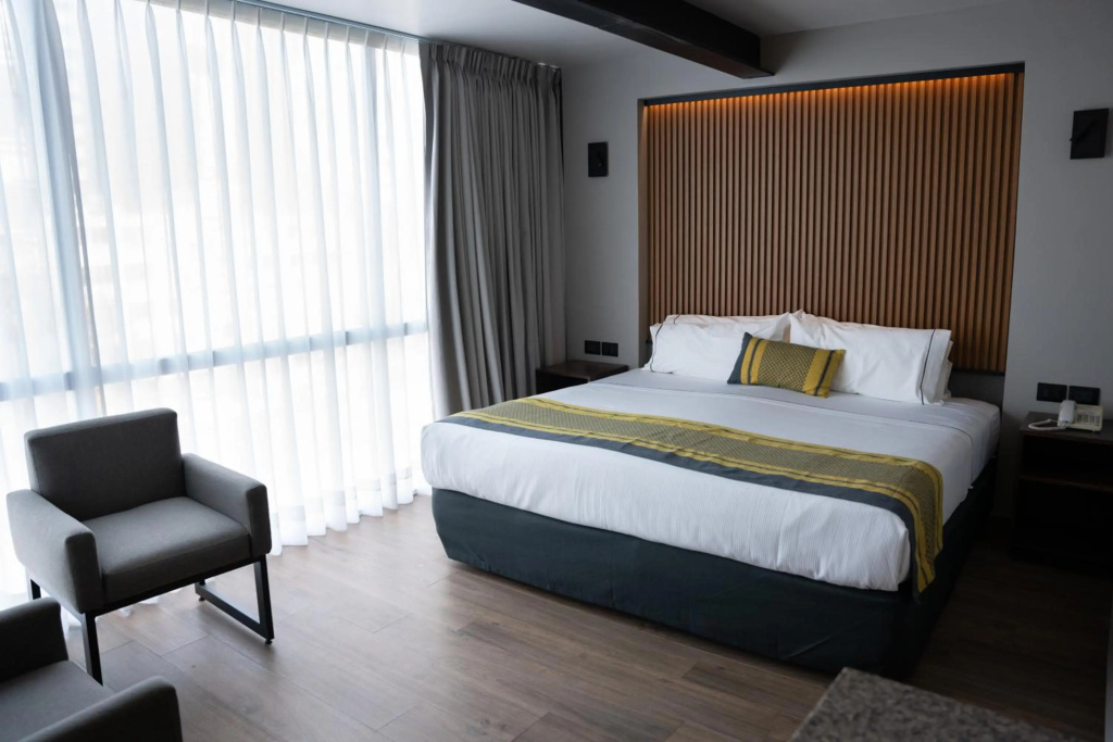 Hotel Block Suites — 4