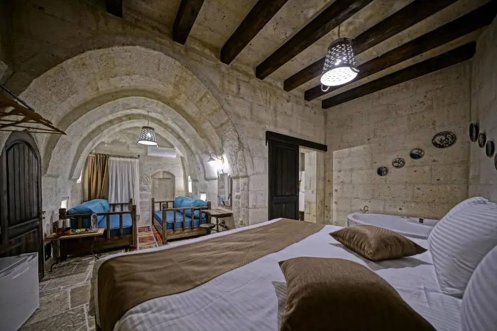 Deluxe Cave Double room (full double bed)