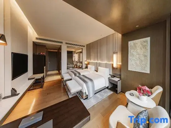 Premier room